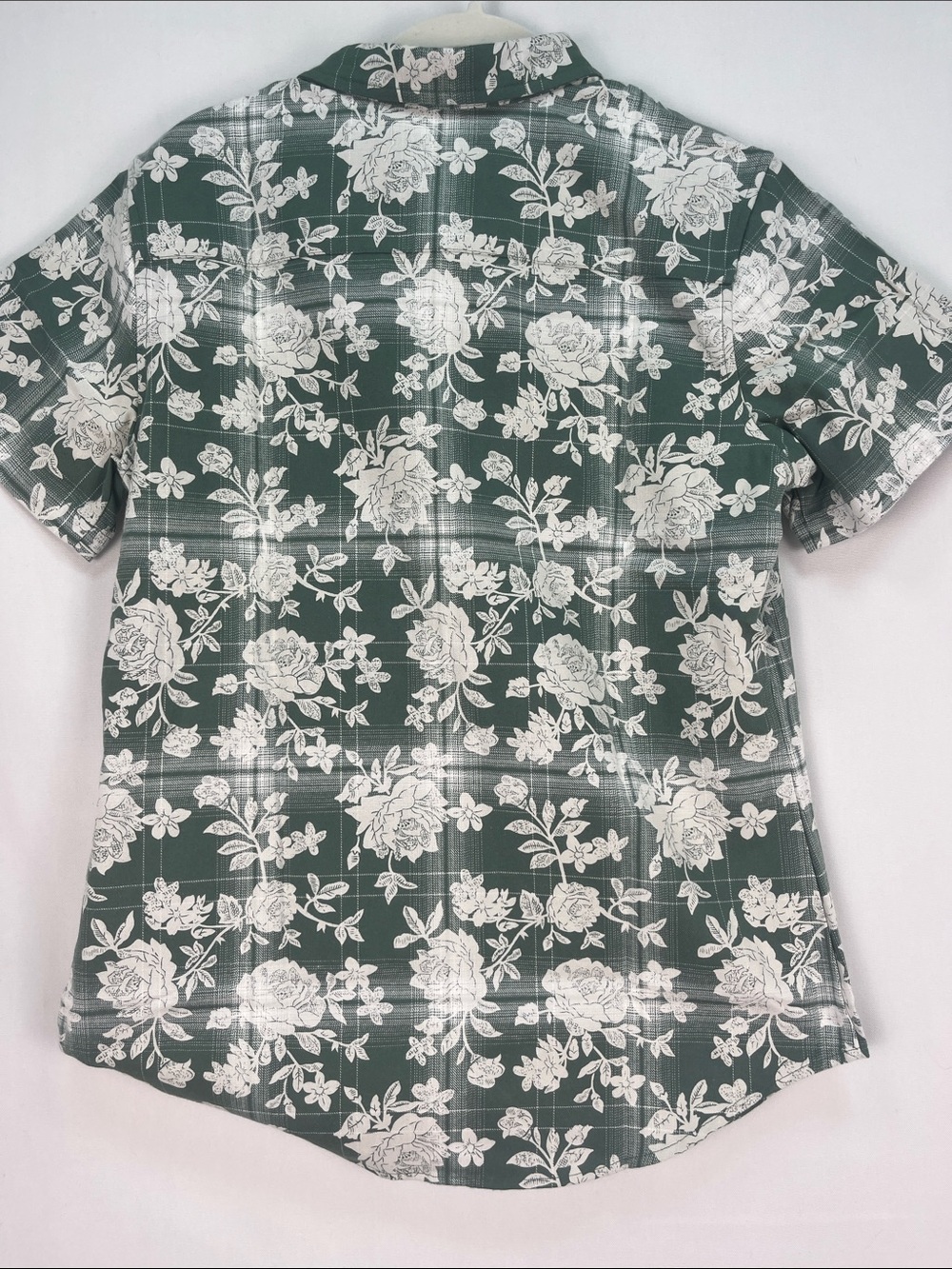 WILDFANG The Essential Button Up Green Plaid Floral Rose Shirt Small NWT - Picture 3 of 6
